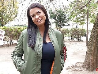 Deutsches Teen mit mega Titten beim Casting für ficken