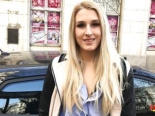 Deutsche Studentin Diane Diamonds beim heißen anal Casting