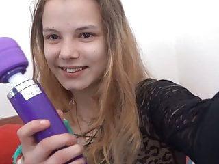 18 jähriges deutsches Mädchen wird von einem großen Schwanz gefickt