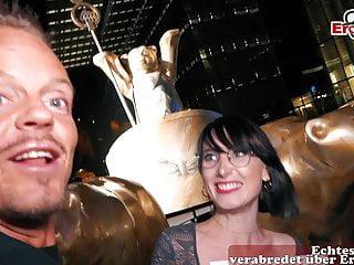 Studentin aus Deutschland lässt sich für Geld ficken