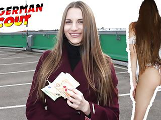 Deutsche Teen Stella fickt für Geld
