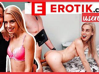 Schöne Brünette nesty in der hündchenstellung gefickt