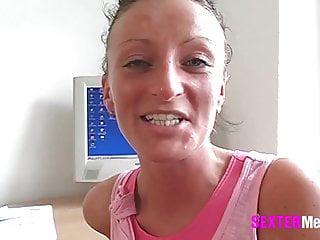 Jenny aus Berlin macht es sich selbst