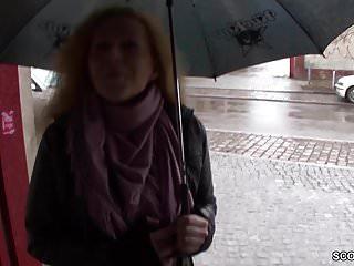 Junge Schlampe auf der straße angesprochen - Teen Amateurin fickt für Geld