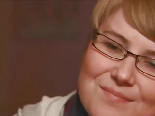 Natasha Nice macht die Beine breit