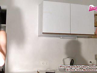 Junge deutsche Ebony wird mit einem alten Mann gefickt