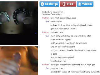 Geile sklavin mit abgebundenen Titten vor der Webcam
