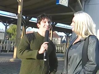 Italienischer Hengst fickt die fette Fotze der deutschen Frau